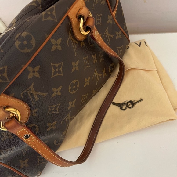 Louis Vuitton medium - Picture 8 of 17